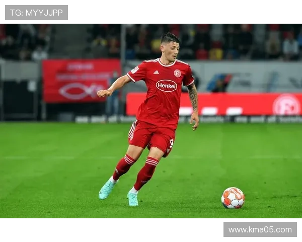 纽伦堡中场组织能力近期表现稳健,攻防转换效率持续提升 纽伦堡中场组织能力近期表现稳健,攻防转换效率持续提升