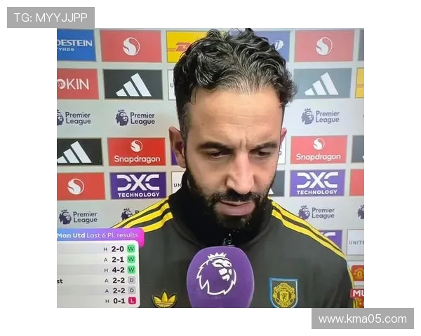 埃弗顿与曼联近期交锋表现及赛季走势分析