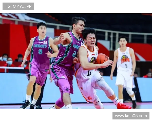 山东泰山控球占优表现波动，当前阶段问题显现对赛季走势形成制约