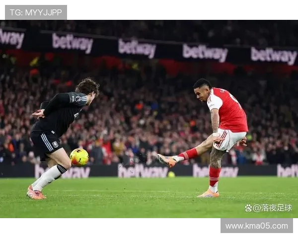 阿森纳争冠关键阶段掉链子:近期表现波动对赛季走势形成制约 阿森纳争冠关键阶段掉链子:近期表现波动对赛季走势形成制约